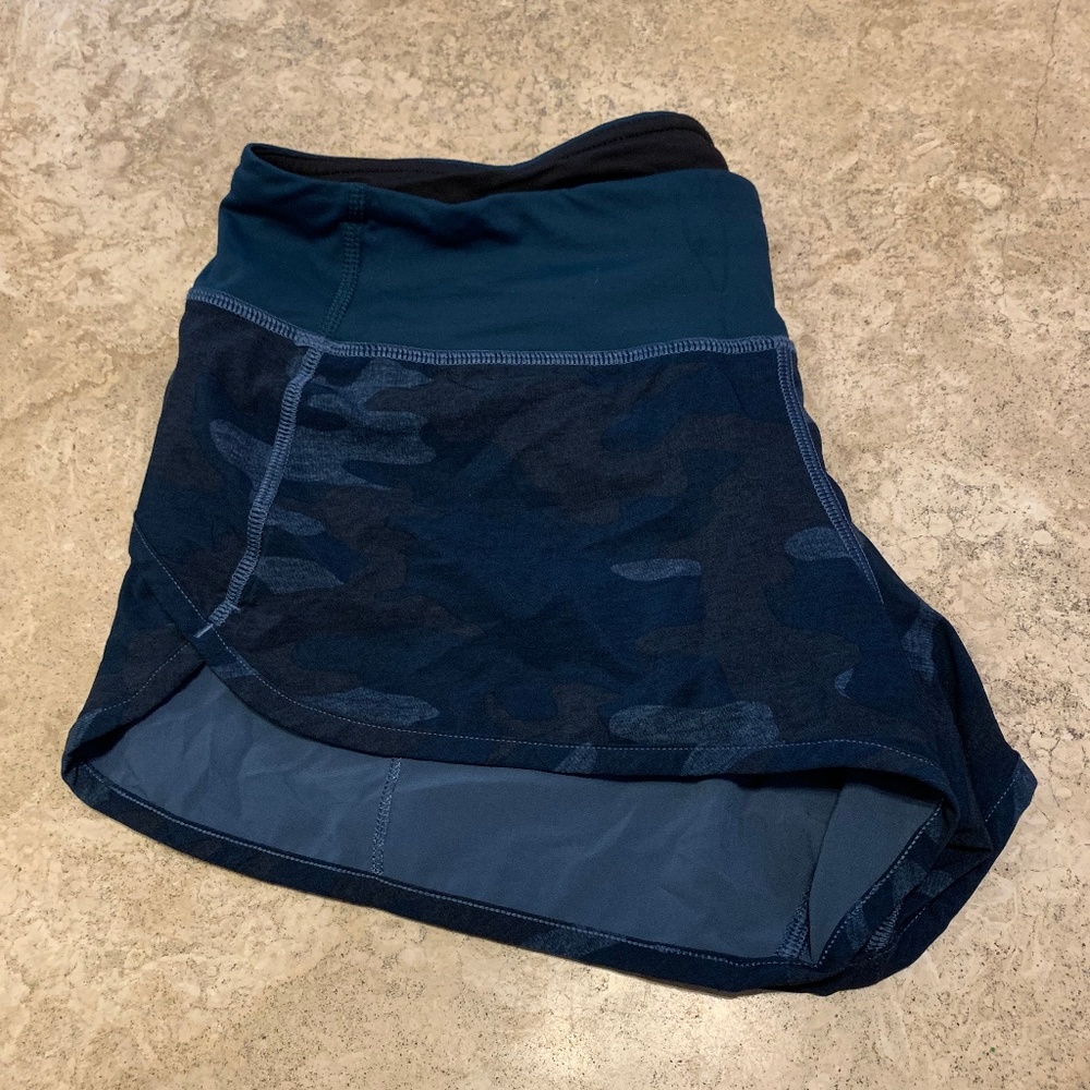 Lululemon Speed Shorts - Oil Slick Blue Camo (6)